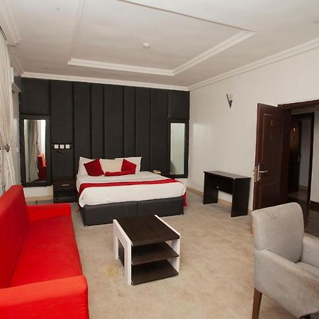 Grand Palazzo Hotel Gwarimpa アブジャ エクステリア 写真
