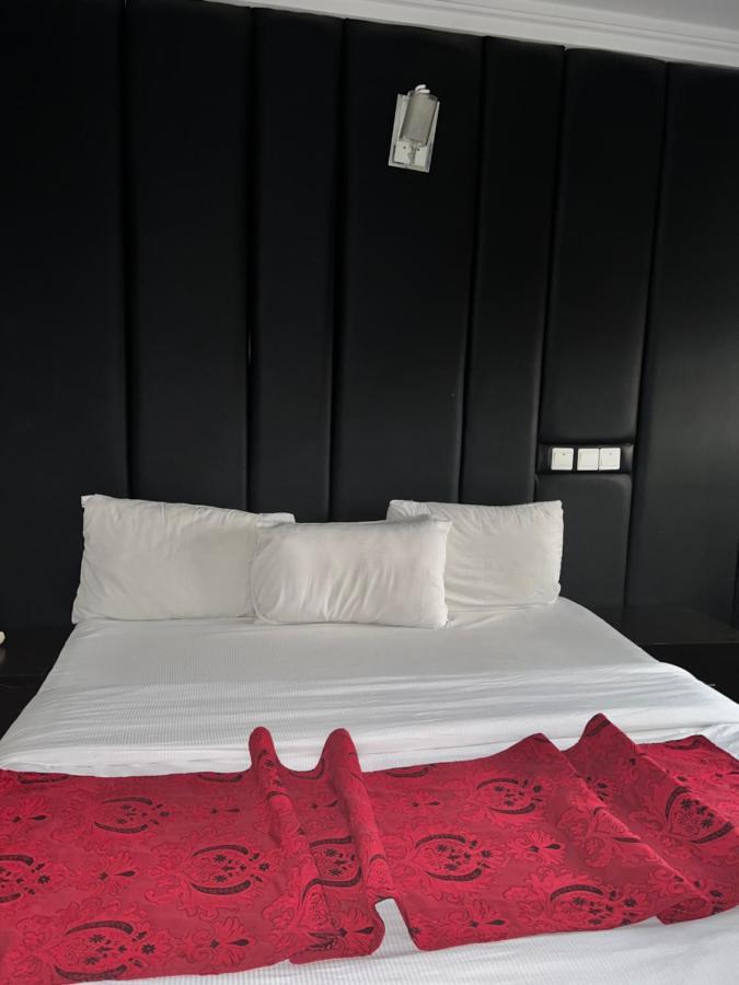 Grand Palazzo Hotel Gwarimpa アブジャ エクステリア 写真