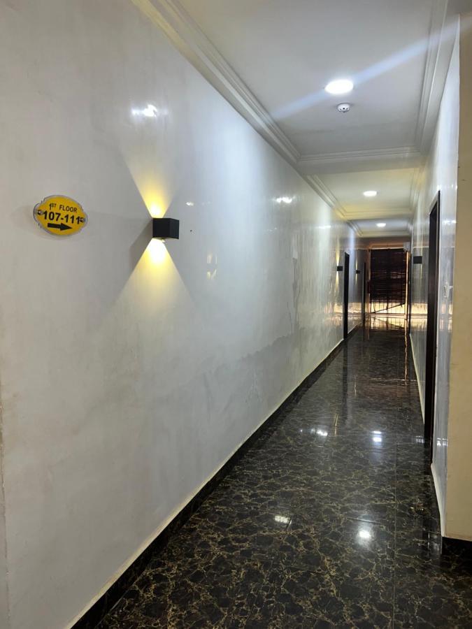 Grand Palazzo Hotel Gwarimpa アブジャ エクステリア 写真