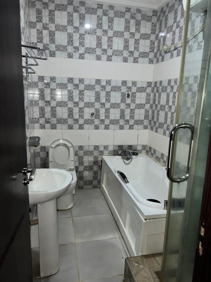 Grand Palazzo Hotel Gwarimpa アブジャ エクステリア 写真