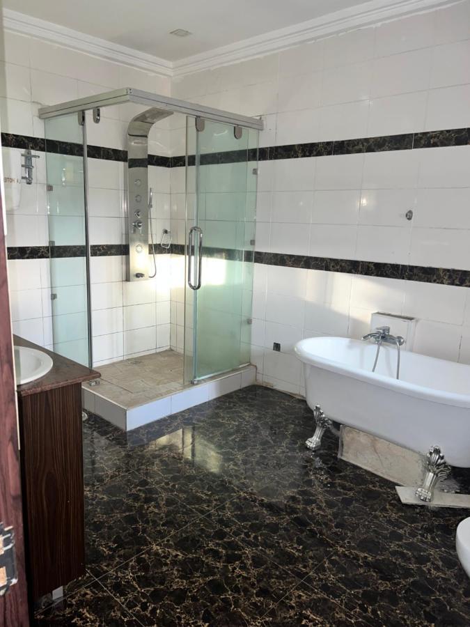 Grand Palazzo Hotel Gwarimpa アブジャ エクステリア 写真