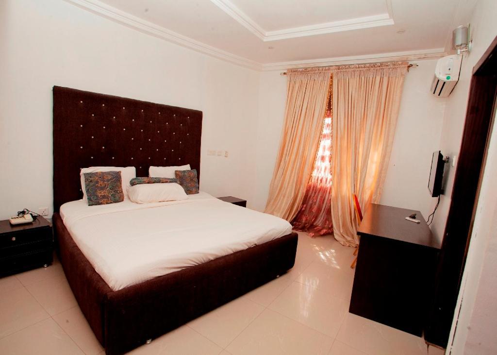 Grand Palazzo Hotel Gwarimpa アブジャ エクステリア 写真